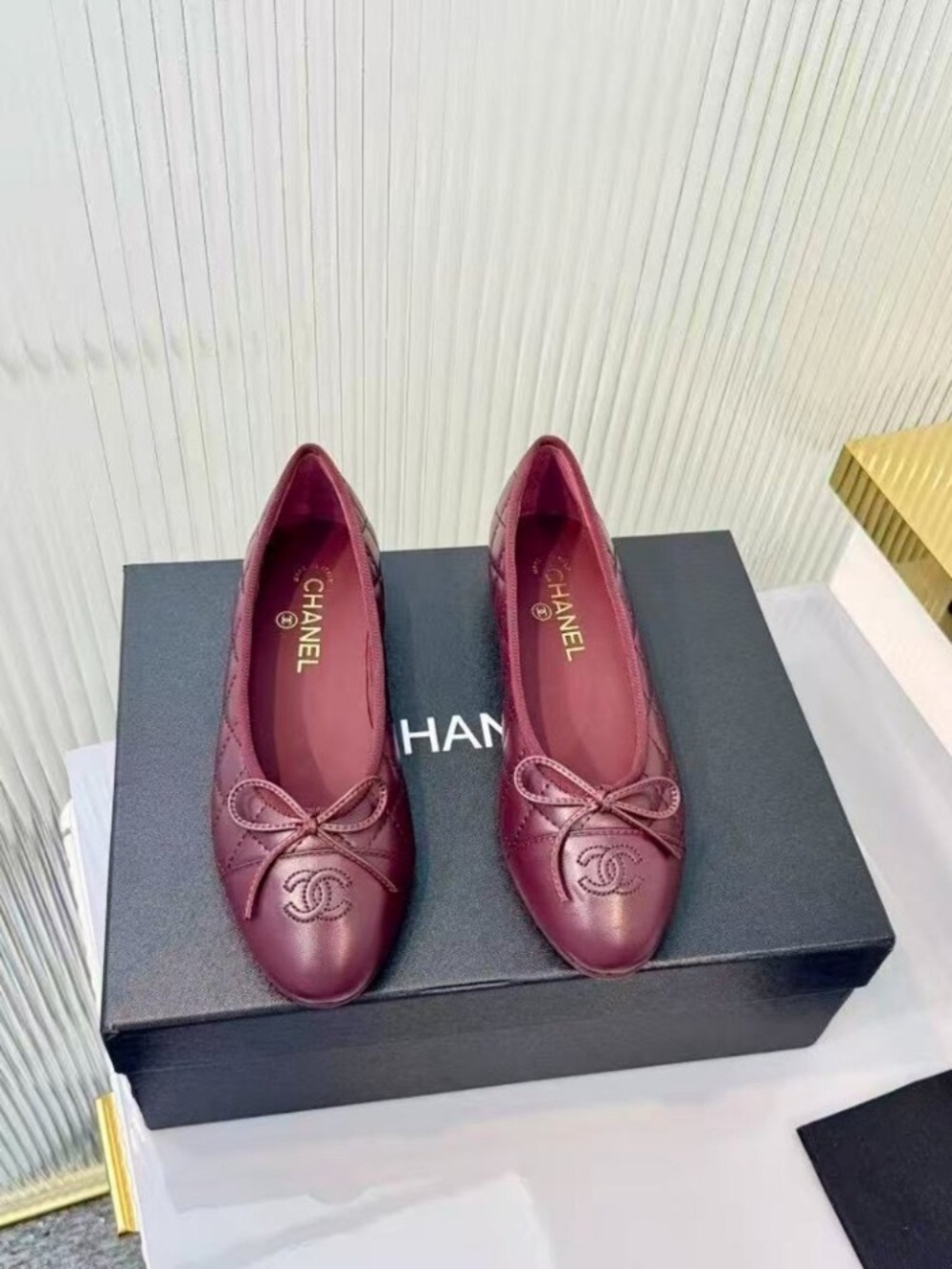@CHANEL Quilted Burgundy Leather CC Bow Ballet Flats - Picture 6 of 6